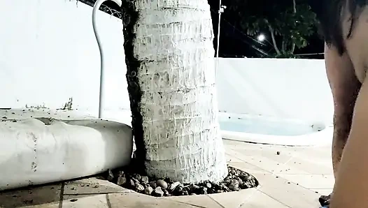 Yaramaz arkadaşım Wesley için fışkırtıyor