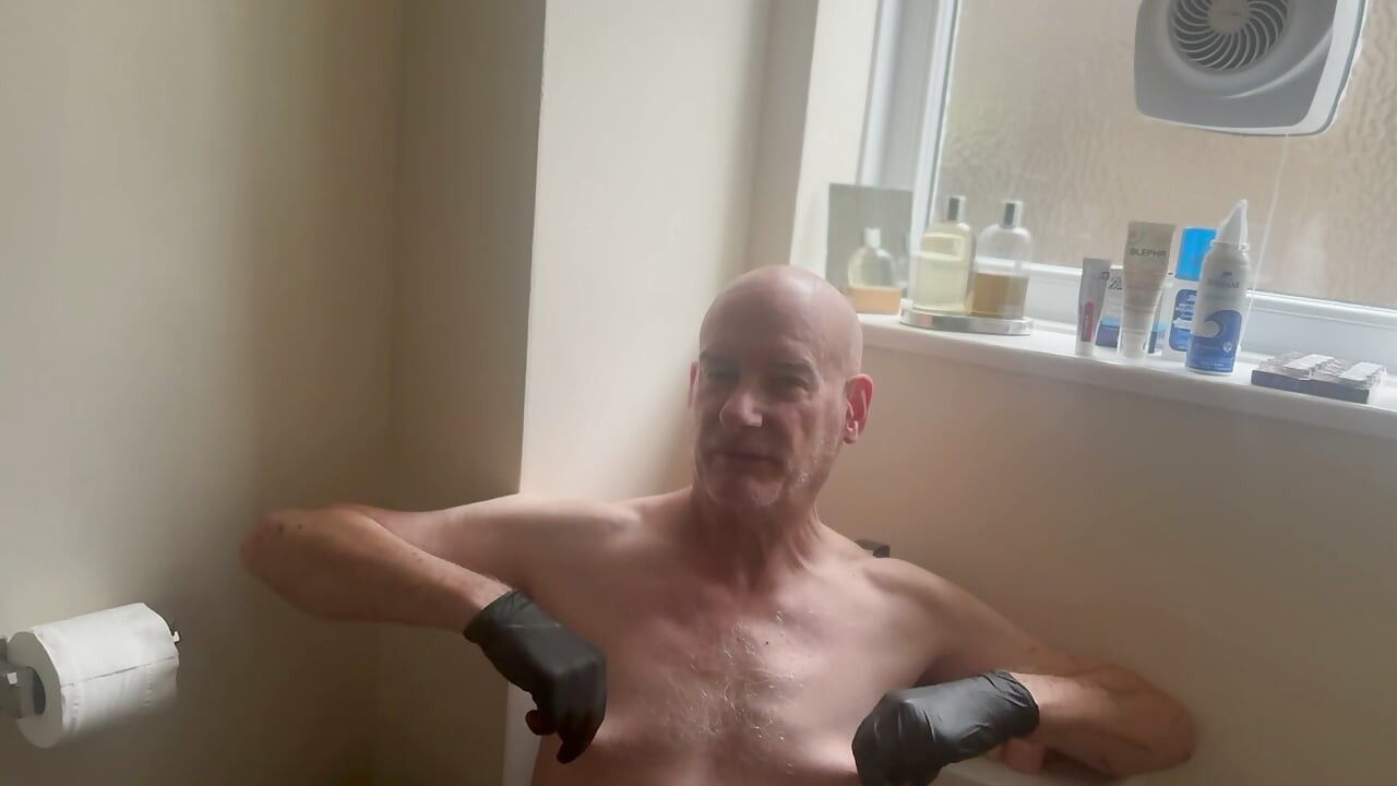 Filthy morning show off
