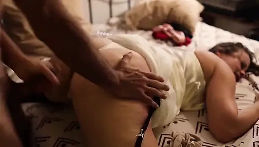 1637 - французское любительское видео, трах раком, атласное нижнее белье, секс в одежде.