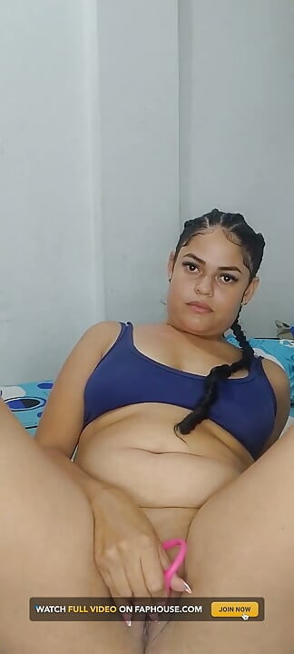 Making Eye Contact with a Fan in Video Chat While Masturbating My Pussy