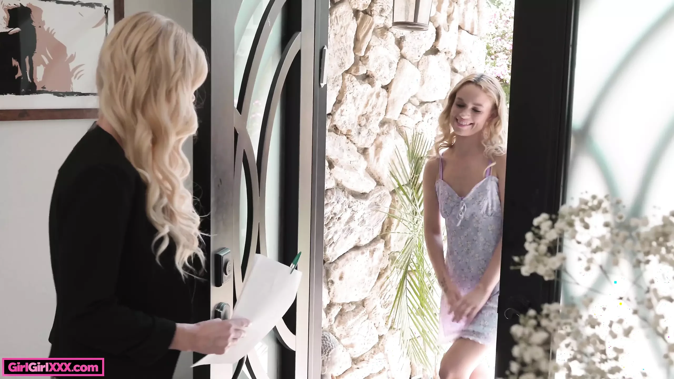 Khloe kingsley zeigt heiterer sirene ihre liebe zum detail