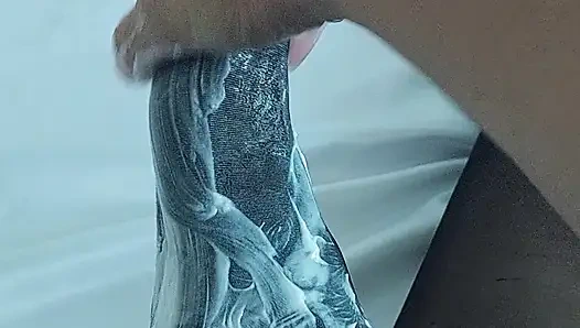 SCHWARZE STRUMPFHOSE MIT VIEL KOSMETIK