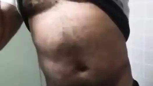 iş yerinde gösteriş yapıyorum