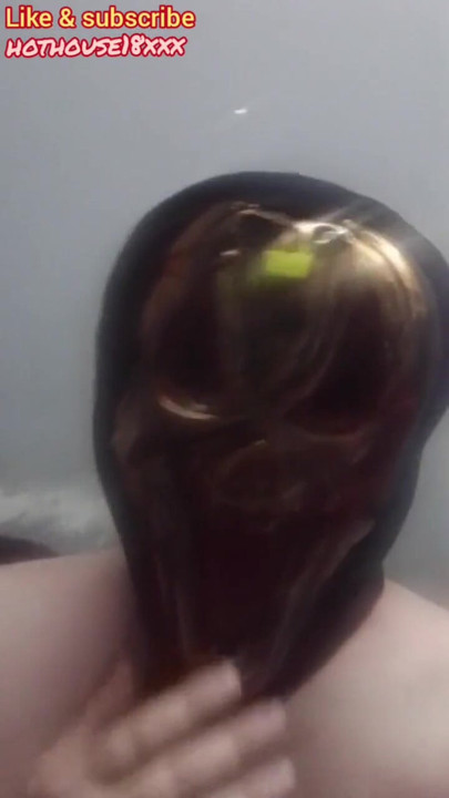 زوجة الأب تخاف من قبل ربيب بقناع مخيف - احصل على اللسان ، اللعنة على كس لها ماكر ، نائب الرئيس على ثديها الضخم مضحك كوميديا إباحية | مقطع 2