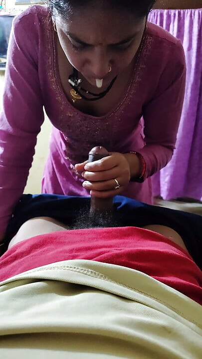 desi ganv ki larki apne premi ke saath mukh-maithun karti hai