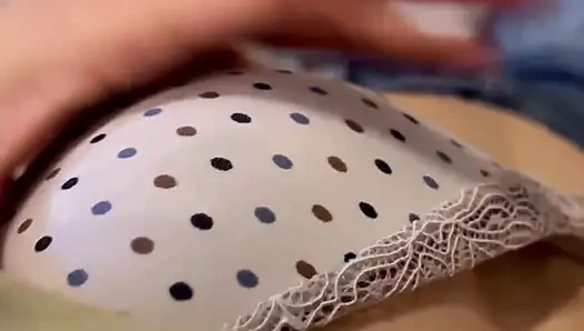 Lezbiyenlerin tadının neden bu kadar iyi olduğunu öğrenmek için vajina denemek istiyorum