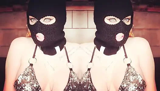 Организовано сексуальными гангстерами с красивыми губами!