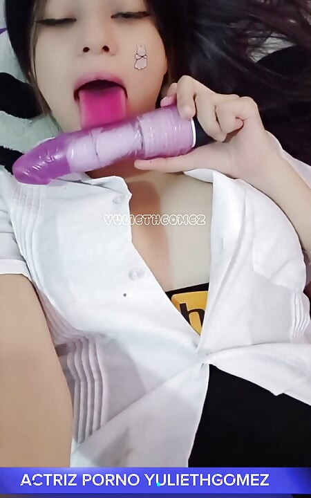 角質のラティーナのステップシスター