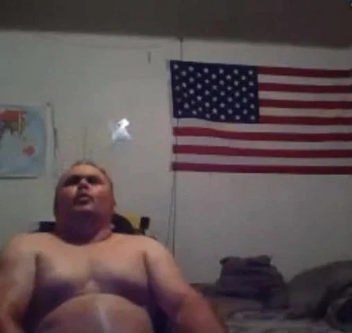 Muscle not daddy wanking and showing his great ass