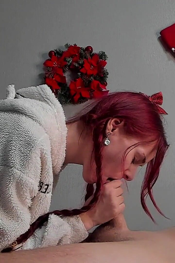 Christmas Lazy Fuck with Girlfriend! Sensual Side View Blowjob, Reverse Cowgirl and Hot Handjob Cumshot