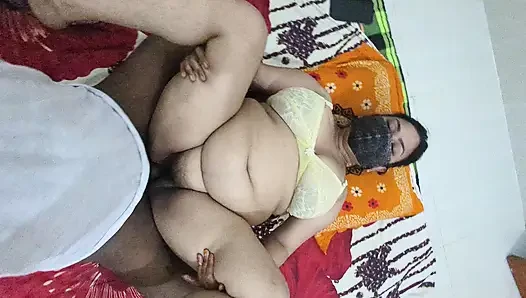 Real desi couple in Singapore)