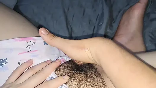 Üvey kızım amına mastürbasyon yapmama izin veriyor