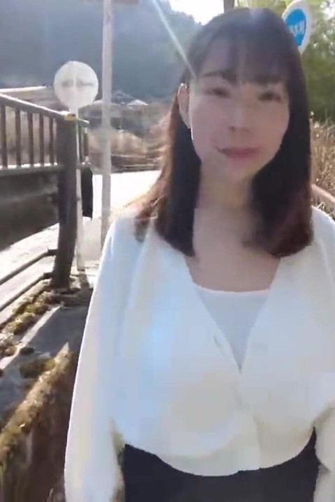 Street Soak - Can You Handle How This Huge-bust Beauty Gets Juicy in the Open? Chapter-2