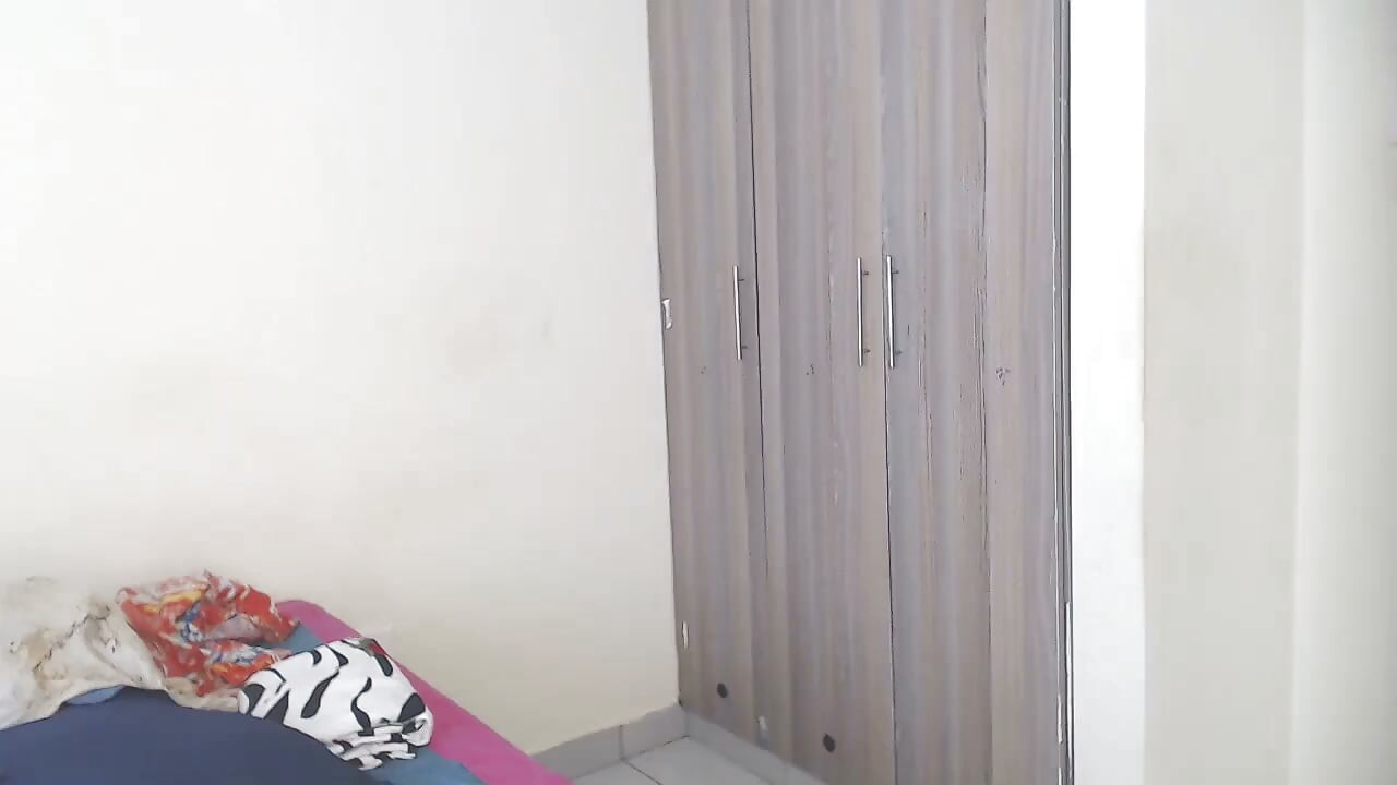 یک بوسه از تو، و بقیه دنیا رو فراموش می‌کنم.