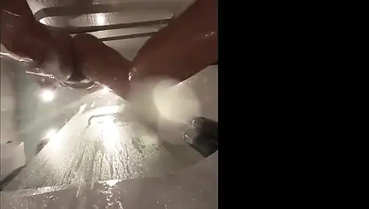 Вебкамера под ванной сводной сестры. Мокрая киска после секса с бойфрендом