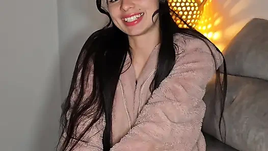 Tinder'da azgın kızı tanıyorum onu ilk amatörde sikiyorum!!!