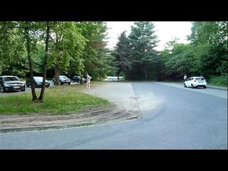 JohnTheguy8 - plimbare goală pe locul de parcare