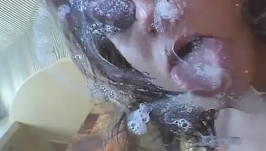 Edepsiz denizci piliç sert üçlü sikişten sonra döl yiyor