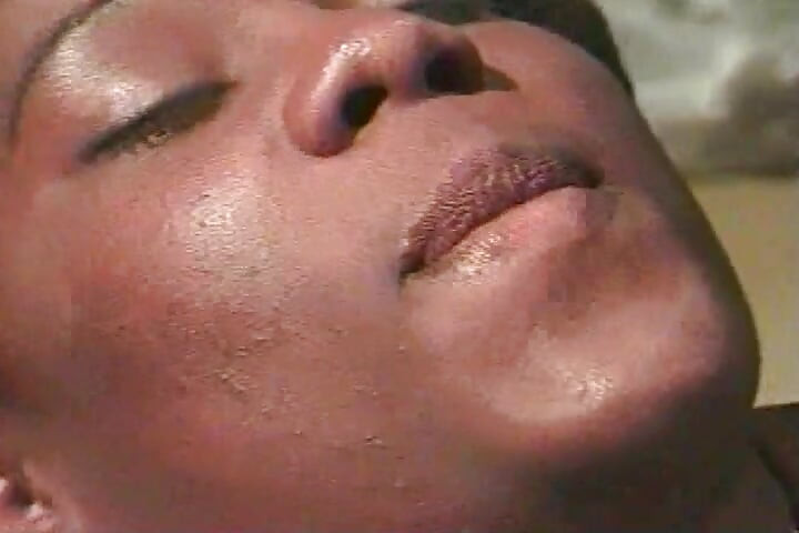 Tonton awek eboni ini dikongkek besar di hospital