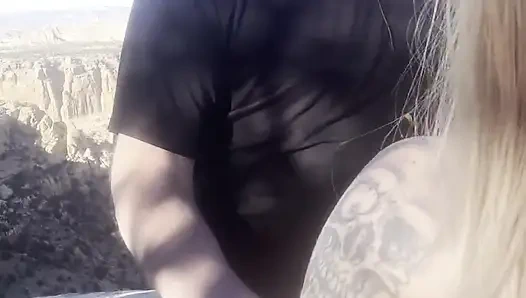 Zoey dientot habis-habisan di grande canyon sama kontol besar yang nggak diduga