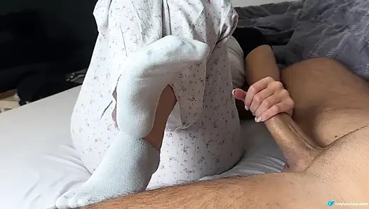 Симпатичные носки и симпатичная пижама Mia