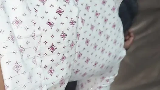 Hintli telugu desi kolaj kızı kulübede seks videolarında sikiliyor