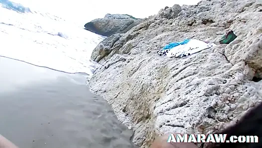 Cewek rambut cokelat bertato dengan bikini dolce elektra dientot sambil bugil di pantai