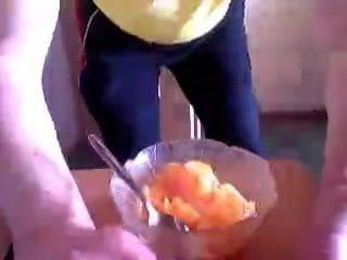 Sałatka pomarańczowa z dressingiem