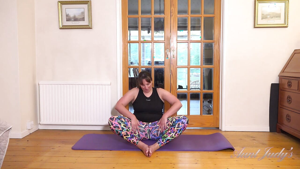 Auntjudys - 통통한 밀프 Ruby Cattrall과의 운동 시간