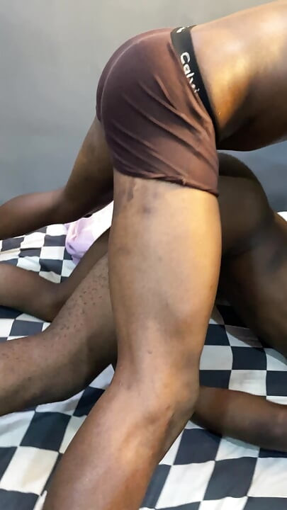 Cowok seksi ngentot aku hari ini