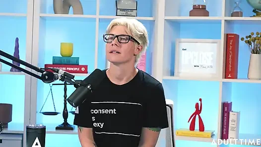 Cadence Lux: Authentische orgasmen & Selbstvertretung