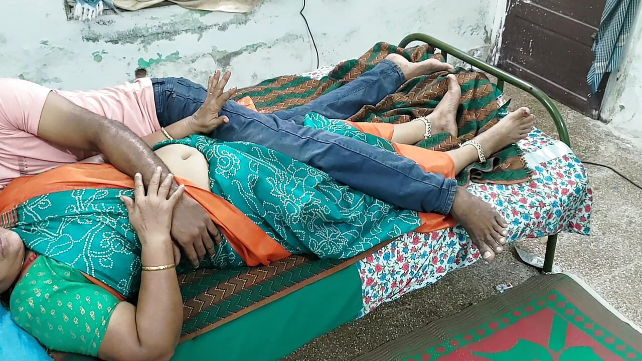 Step Sister and I Were Relaxing on the Bed When He Was Shocked to Think That I Suddenly Wanted to Have Sex with Him.