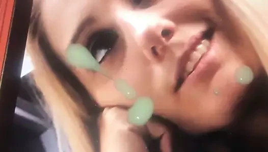 cumtribute üzerinde sarışın 9