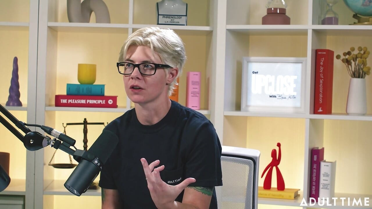 Khloe Kingsley Squirting on Camera & Red Flags  the Adult Time Podcast