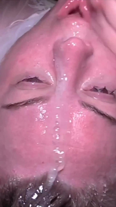 Dezgroaca o jucărie sexuală de sărbători | Clipul 3