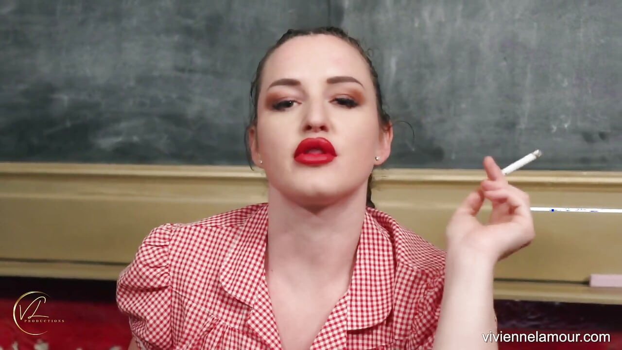 和我一起抽烟 - Vivienne L'Amour的烟熏诱惑：第一人称视角 课堂支配 Joi