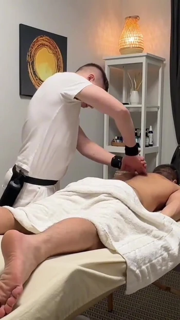 Thrilling moment from "Construction dad came for massage and got excited with a new masseur"