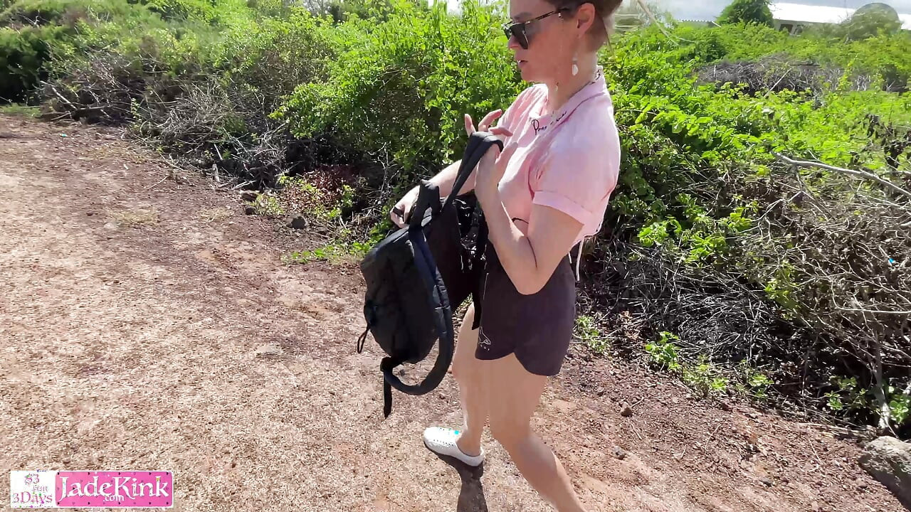 Amateur Couple Vacation Public Beach Flashing Tits and Sex