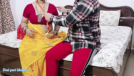 Terzi dükkanında ateşli Hintli kadınları sikiyor. Hintçe Ses Videosu