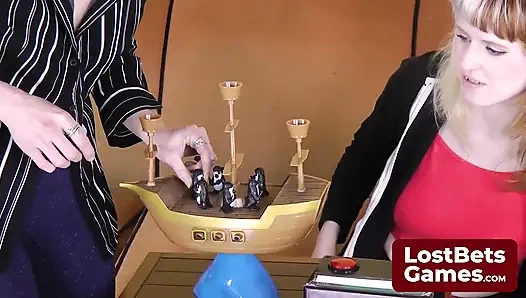 Striptiz korsan penguenleri oyun deneyimi hoş olmayanlardan çok uzakta