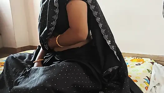 Seksi ev hanımıyla alay ediyor