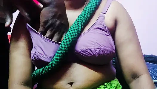 Hintli üvey teyze kocasının erkek kardeşiyle seks yapıyor