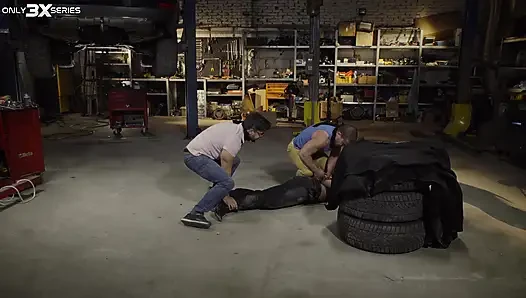 Seri Only3x - episode 8 - gadis kotor di garasi rumah