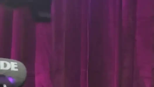 Dikey: vip oda ep.7: seksi striptizci Penelope memnun etmeyi seviyor