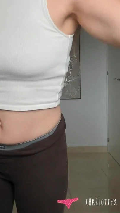 Vends-ta-culotte - Stunning French amateur MILF try on sexy lingerie in front of your amazed eyes | Clip 1