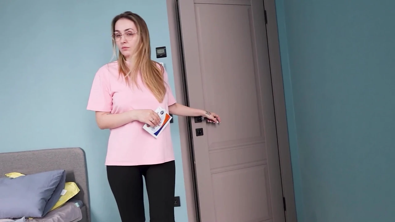 Hot Stepmom Gets Stepson's Cock in Her Tight Pussy by Mistake