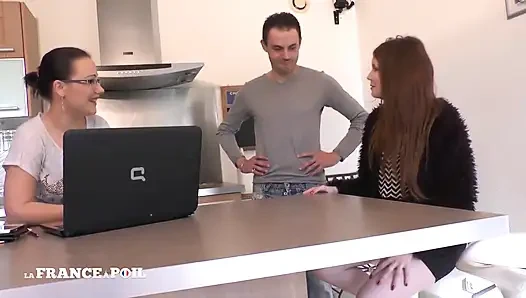 Güzel genç Angela Kiss için ilk anal seks götünü siktiriyor ve dölleniyor