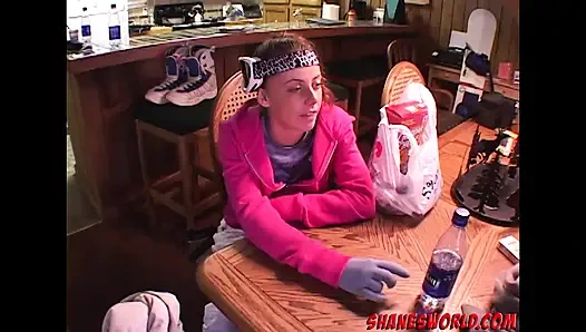 Sex im schnee ist die art und weise der shane auf der welt