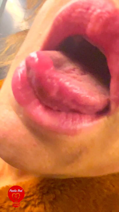 MILF takes a facial in the elevator