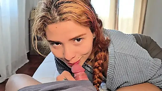 Sein stiefvater behält vor seiner stieftochter ein geheimnis für einen intensiven fick. Amateur!!